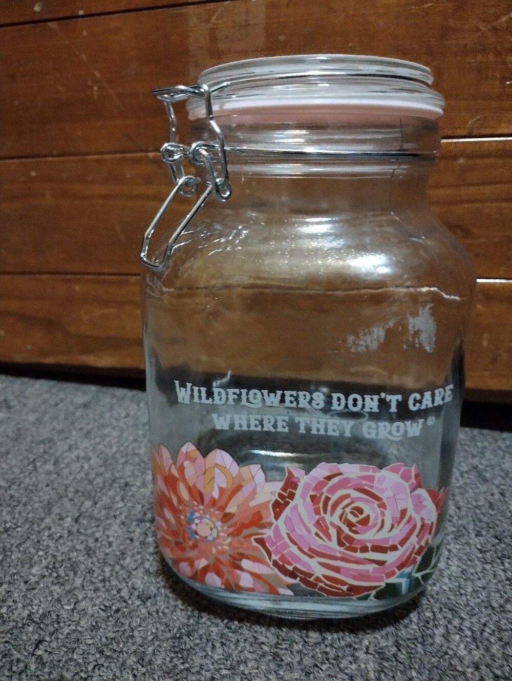 Dolly Parton "Wildflowers Don't Care Where They Grow" Clamp Glass Jar 67.6 FL OZ